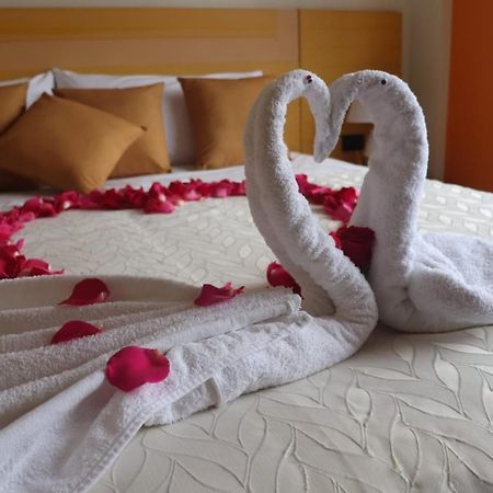 Hotel Golden Coral Tulcán Εξωτερικό φωτογραφία